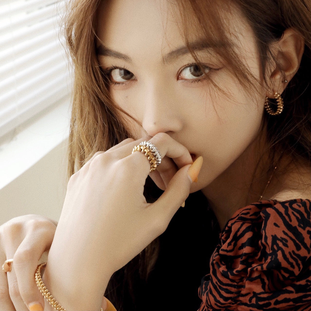 [Royal Jewelry]CLASH SMALL HOOP EARRINGS