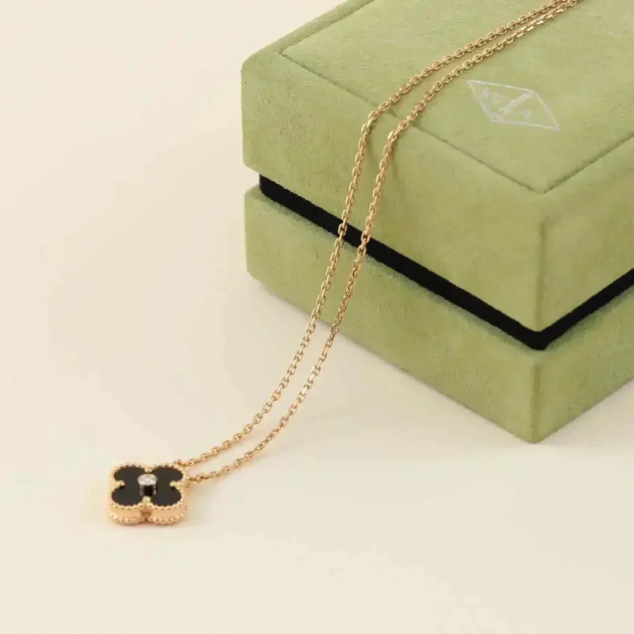 [Royal Jewelry]CLOVER 15MM DIAMOND ONYX NECKLACE