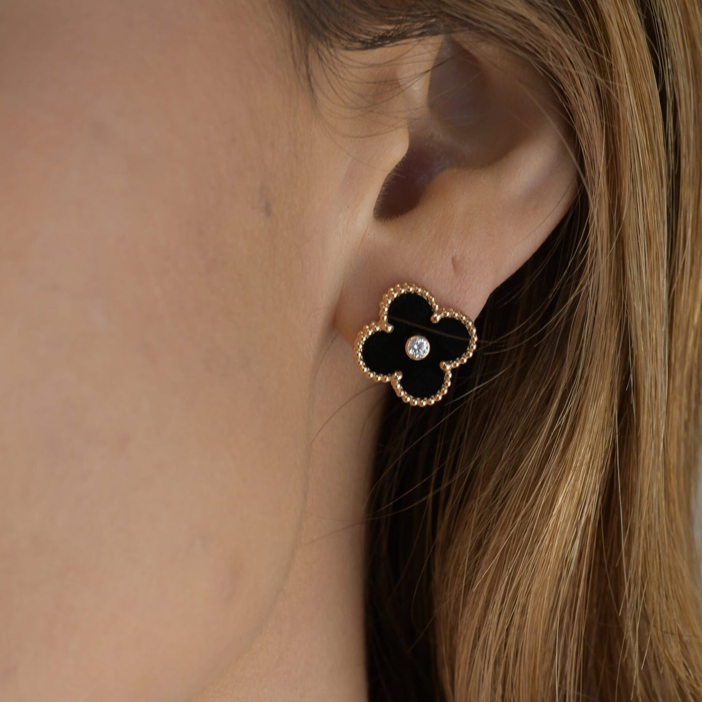 [Royal Jewelry]CLOVER MEDIUM 1 MOTIFS ONYX DIAMOND EARRINGS