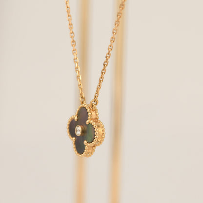 [Royal Jewelry]CLOVER 15MM DIAMOND AND MOTHER-OF-GREY NECKLACE