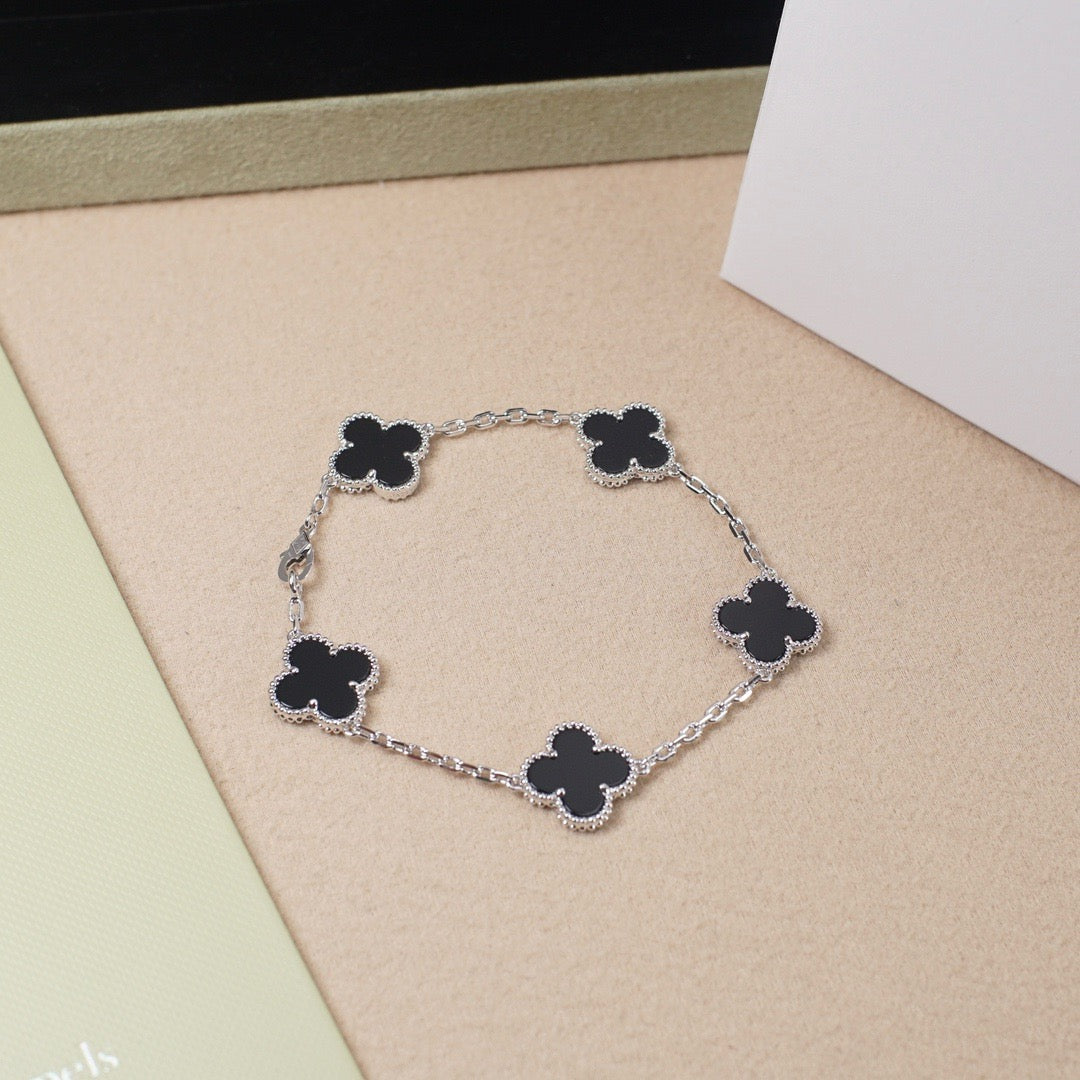 [Royal Jewelry]CLOVER 5 MOTIF ONYXS  BRACELET SILVER