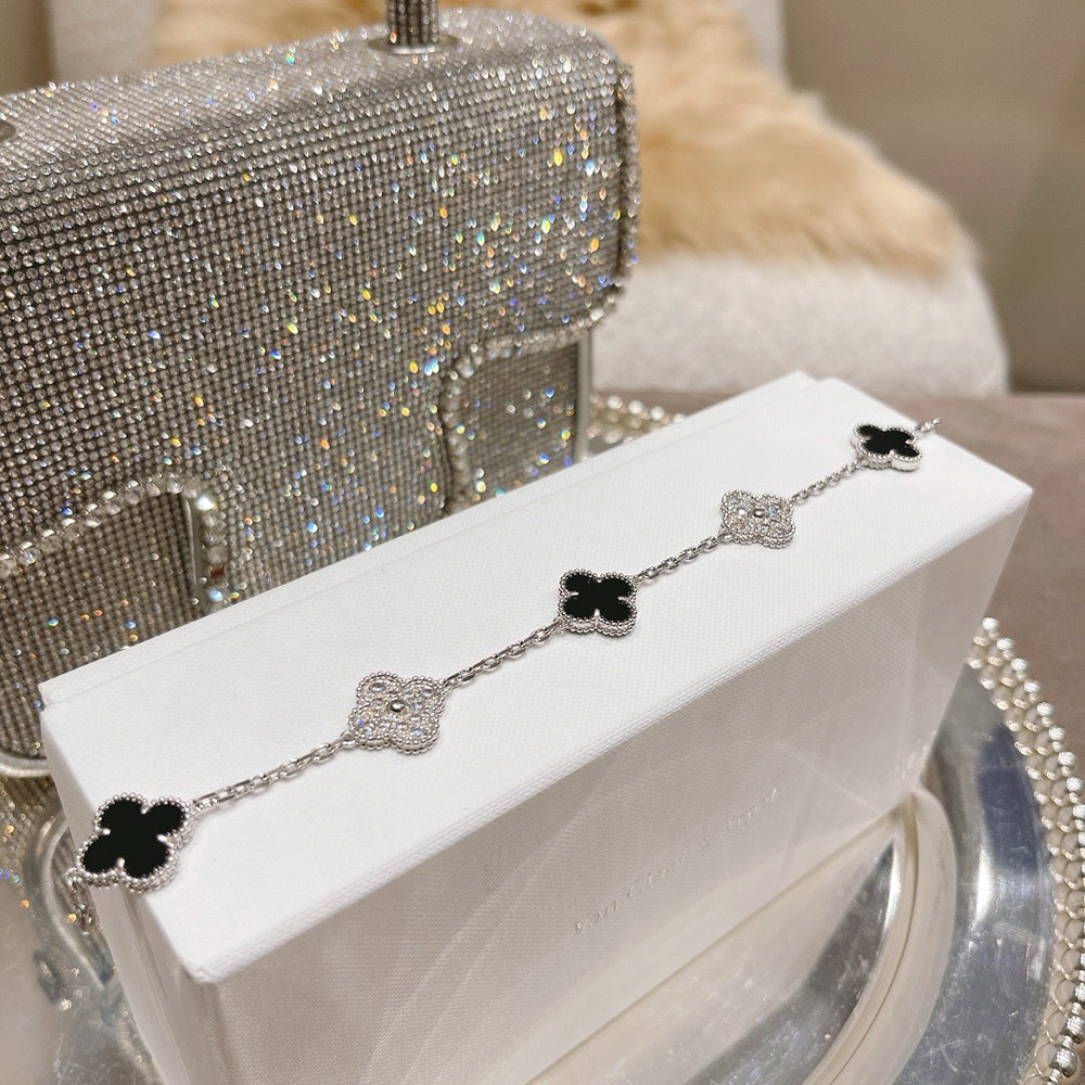 [Royal Jewelry]CLOVER 5 MOTIF ONYXS DIAMOND BRACELET SILVER