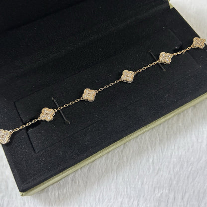 [Royal Jewelry]CLOVER 6 MOTIF DIAMOND BRACELET