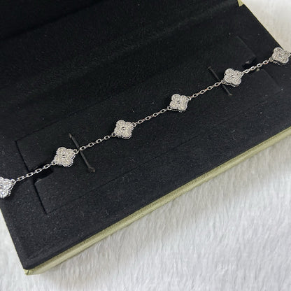 [Royal Jewelry]CLOVER 6 MOTIF DIAMOND BRACELET