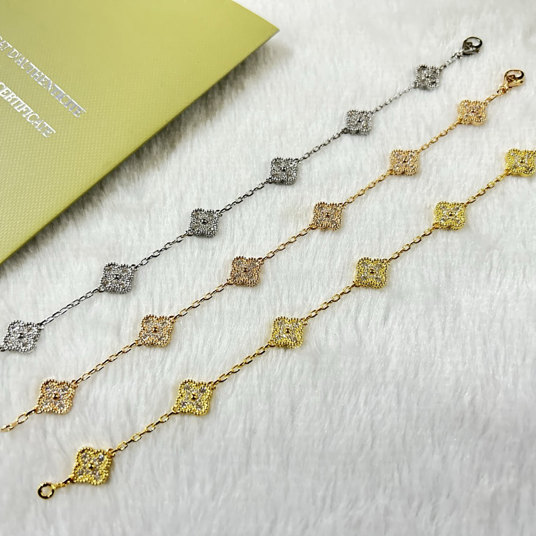 [Royal Jewelry]CLOVER 6 MOTIF DIAMOND BRACELET