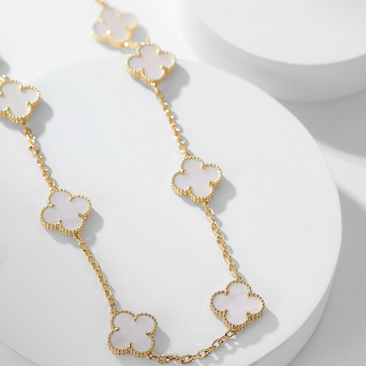 [Royal Jewelry]CLOVERS THE 10-MOTIFS WHITE MOTHER OF PEARL NECKLACE