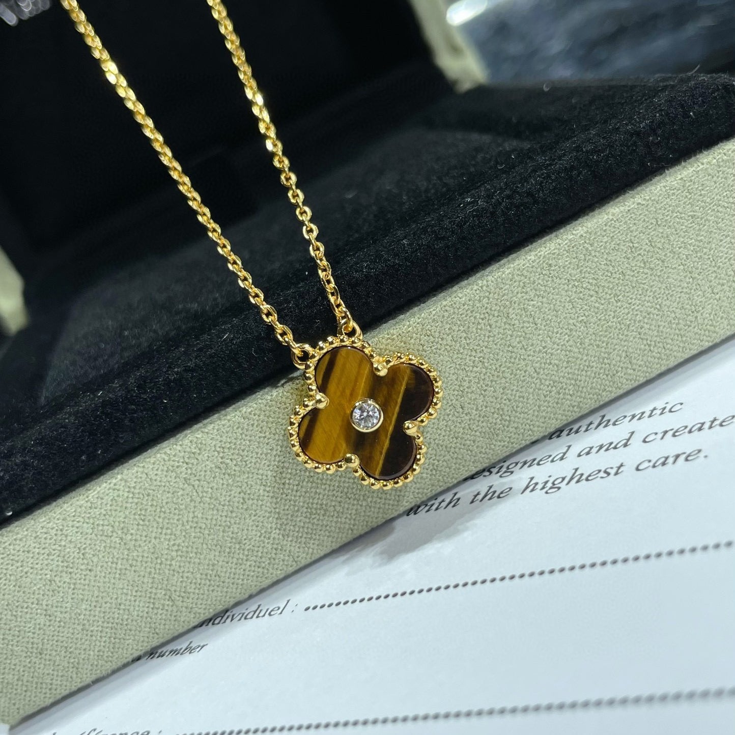 [Royal Jewelry]CLOVER 15MM DIAMOND AND YELLOW TIGER'S EYE AGATE necklace