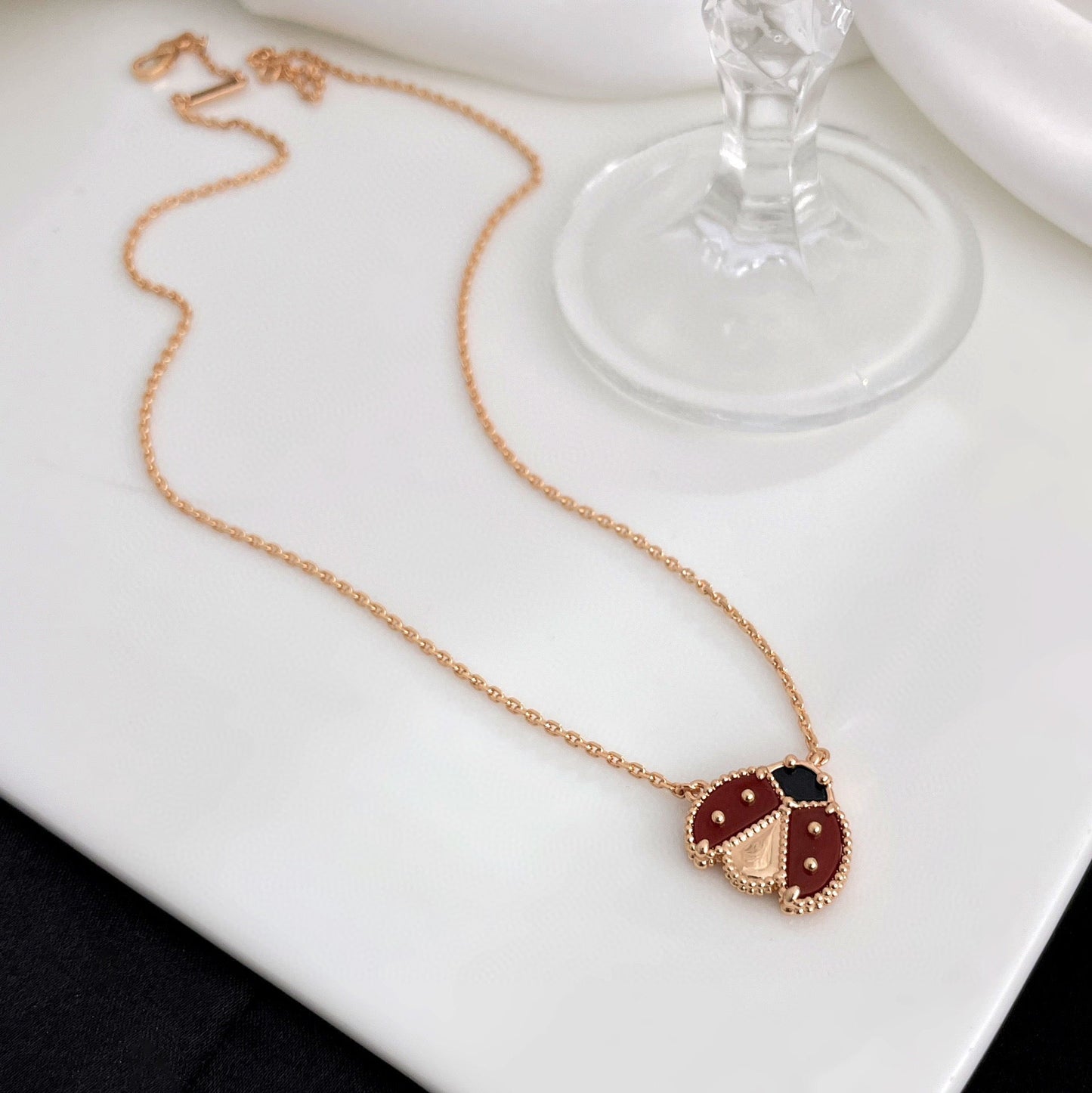 [Royal Jewelry]LUCKY  CARNELIANS LADYBUG NECKLACE
