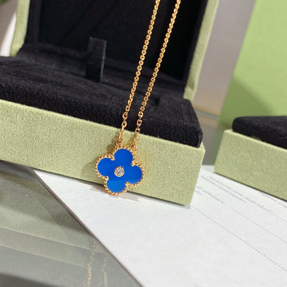 [Royal Jewelry]COLLIER TRÈFLE 15 MM DIAMANT ET AGATE BLEUE