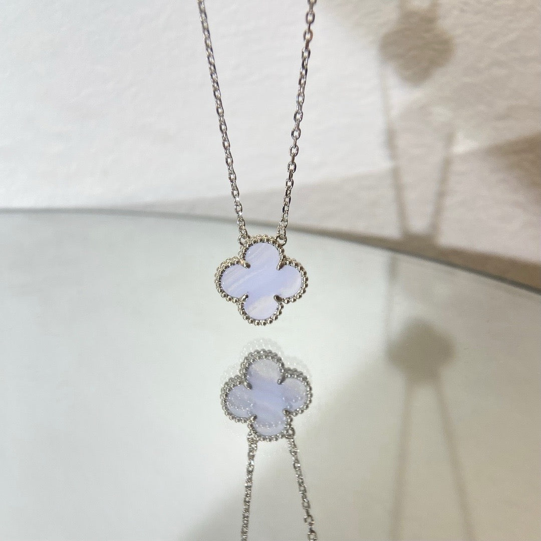 [Royal Jewelry]CLOVER 15MM BLUE CHALCEDONY NECKLACE SILVER