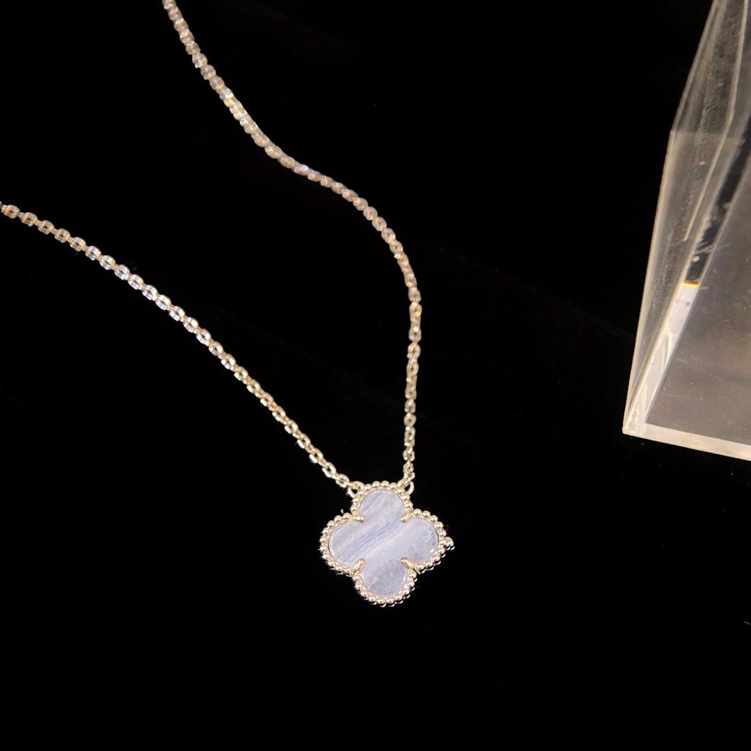 [Royal Jewelry]CLOVER 15MM BLUE CHALCEDONY NECKLACE SILVER