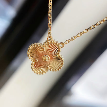 [Royal Jewelry]CLOVER 15MM LASER NECKLACE