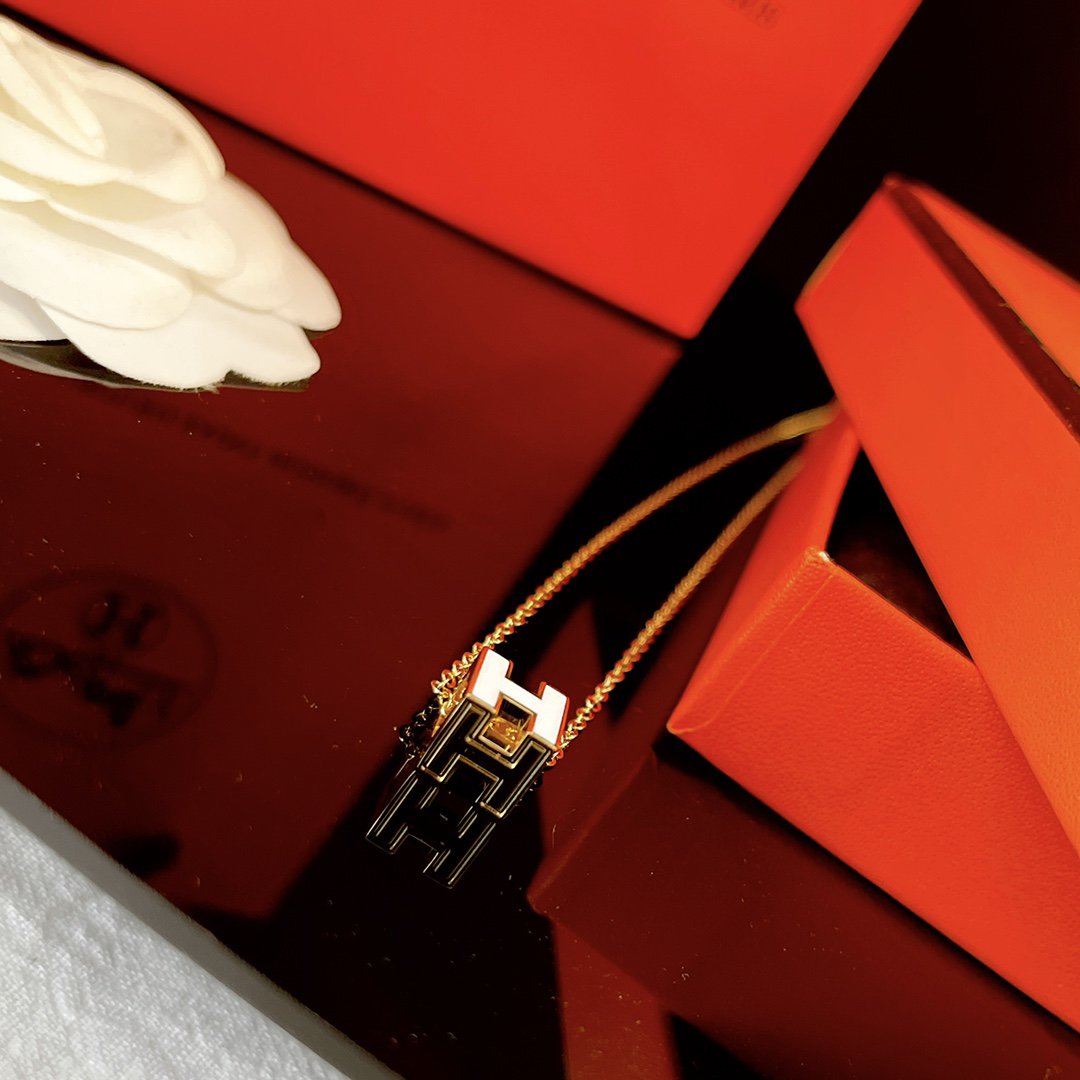 [Royal Jewelry]H WHITE SQUARE GOLD NECKLACE