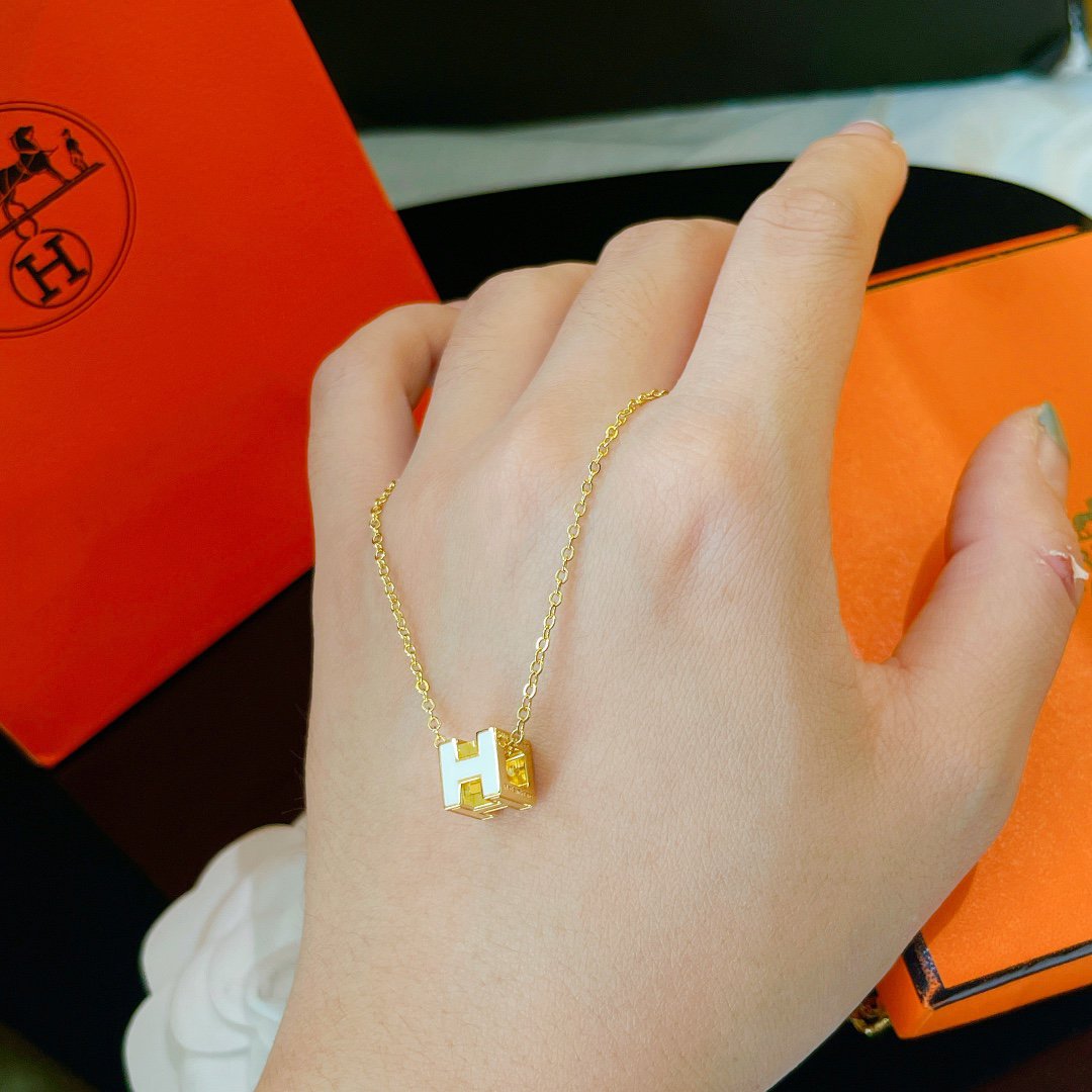 [Royal Jewelry]H WHITE SQUARE GOLD NECKLACE