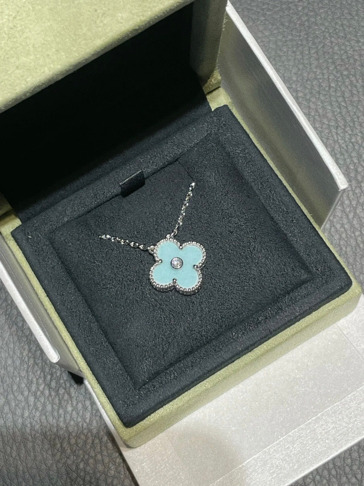 [Royal Jewelry]CLOVER 1 DIAMOND LIGHT BLUE SILVER NECKLACE
