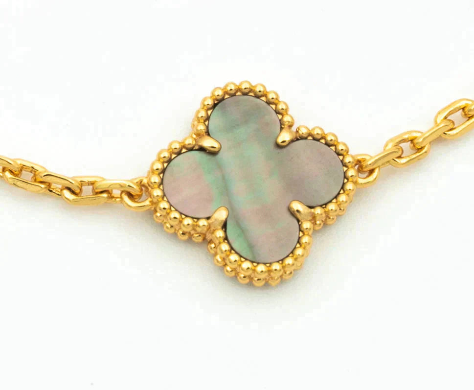 [Royal Jewelry]CLOVER 5 MOTIF GRAY MOP DIAMOND BRACELET
