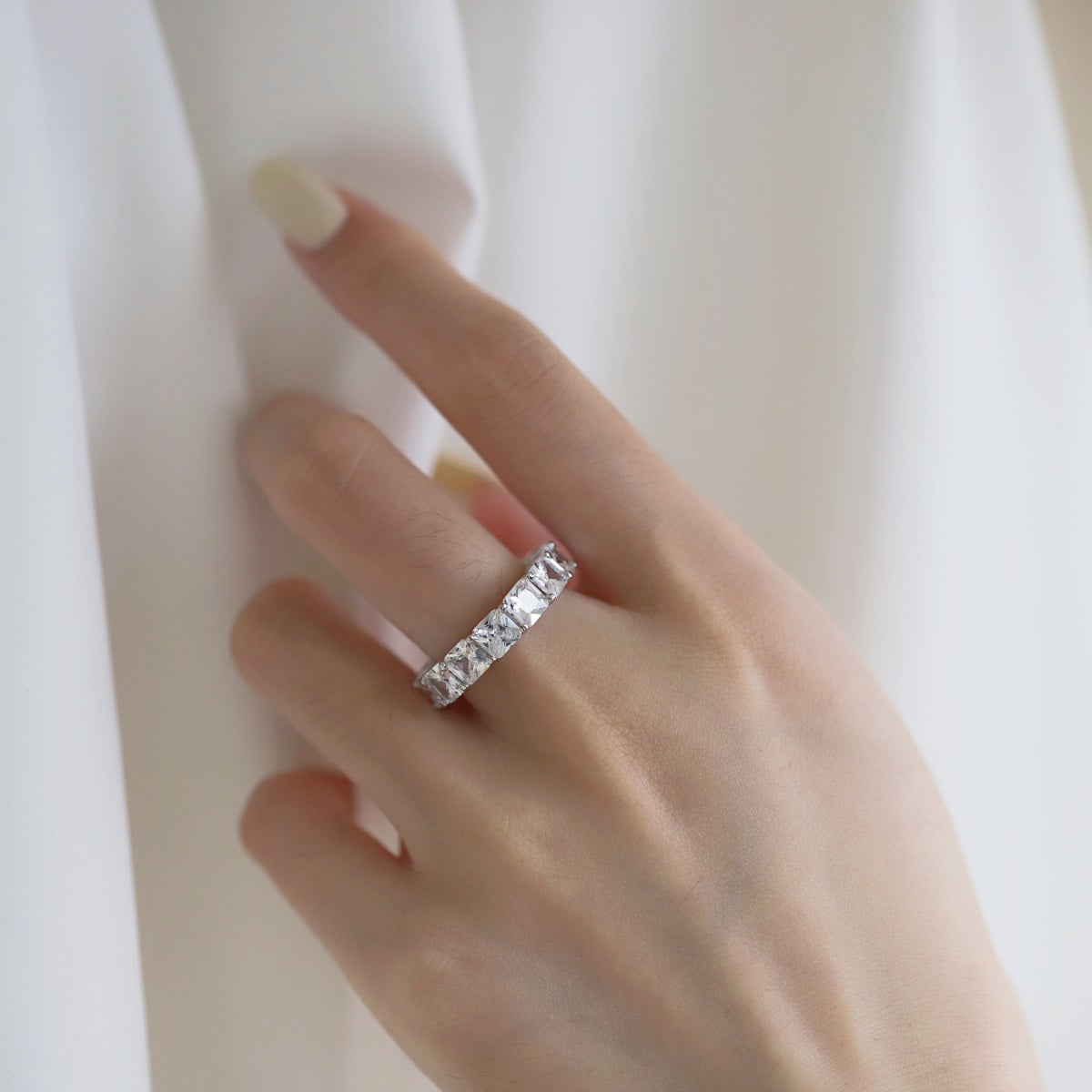 [Royal Jewelry]Elegant Princess Cut Tennis Ring