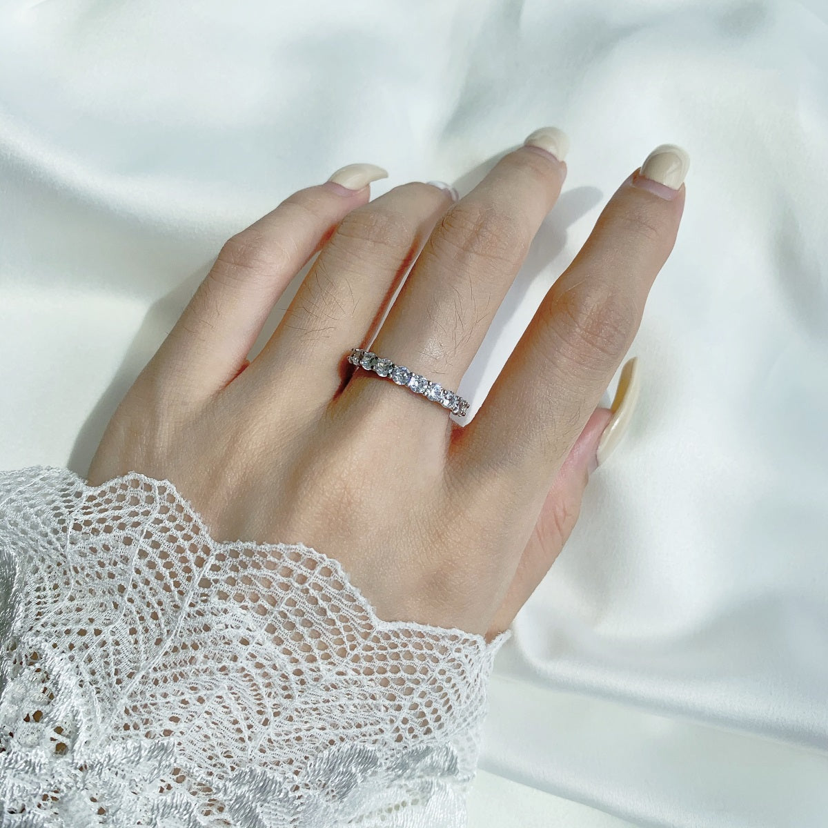 [Royal Jewelry]Sparkling Round Cut Tennis Ring