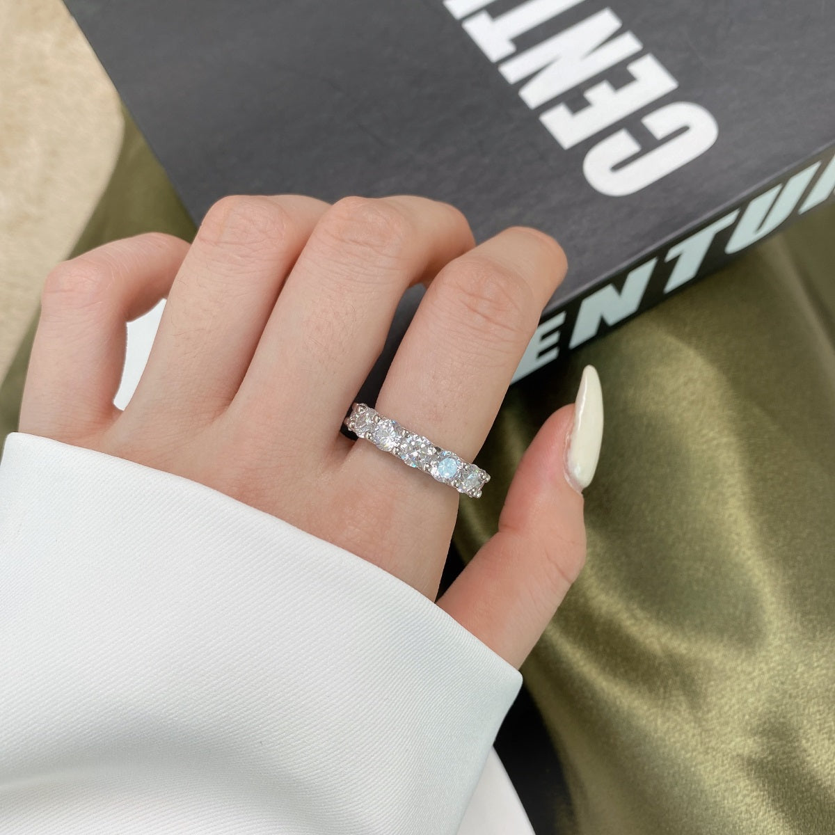 [Royal Jewelry]Gorgeous Round Cut Tennis Ring