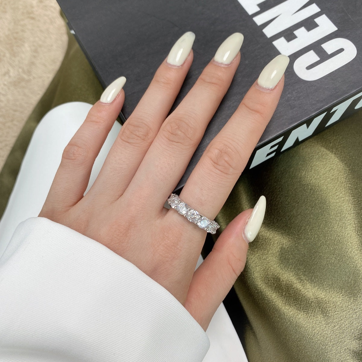[Royal Jewelry]Gorgeous Round Cut Tennis Ring