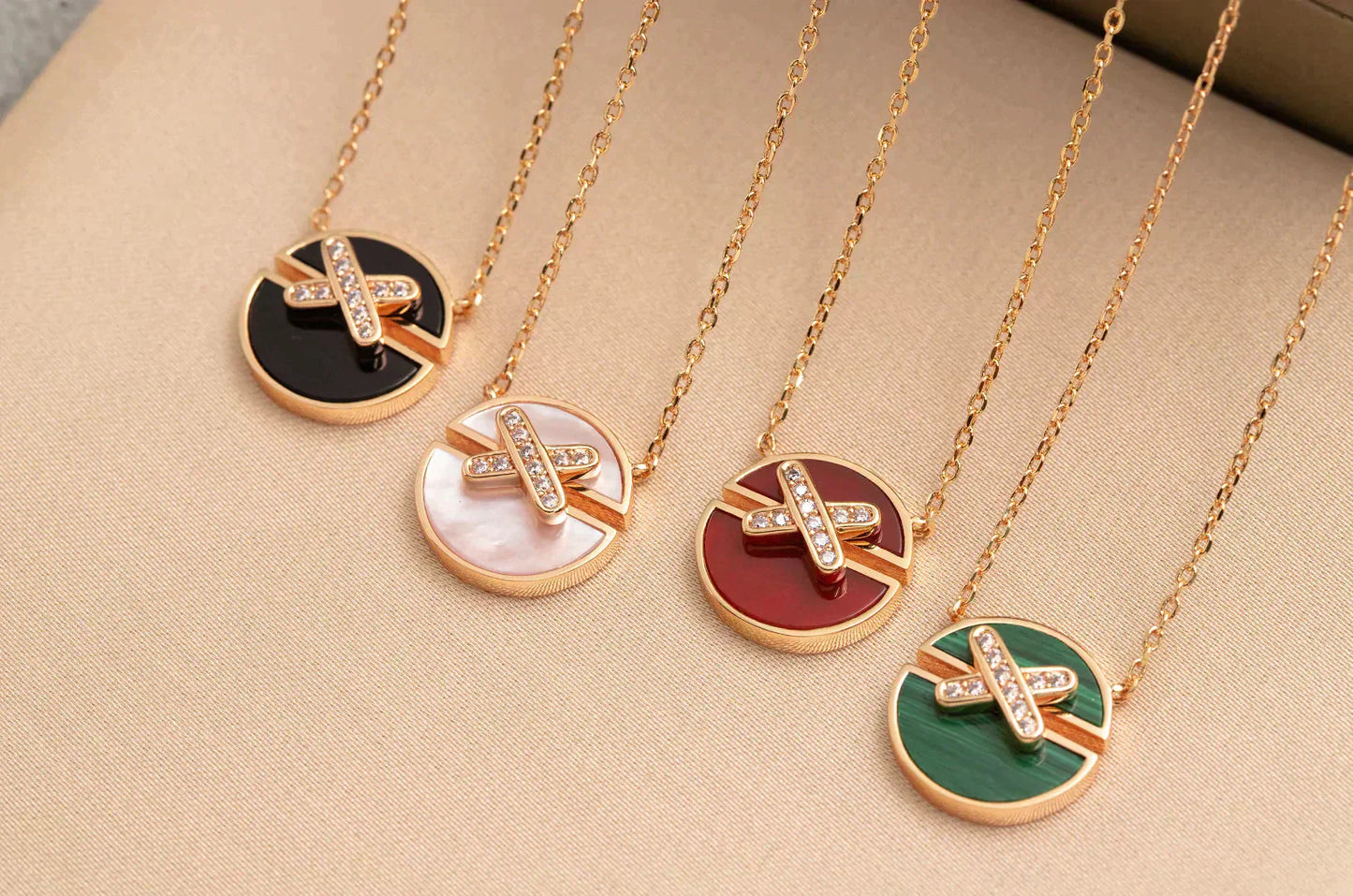 [Royal Jewelry]JEUX DE ROSE GOLD DIAMOND NECKLACE