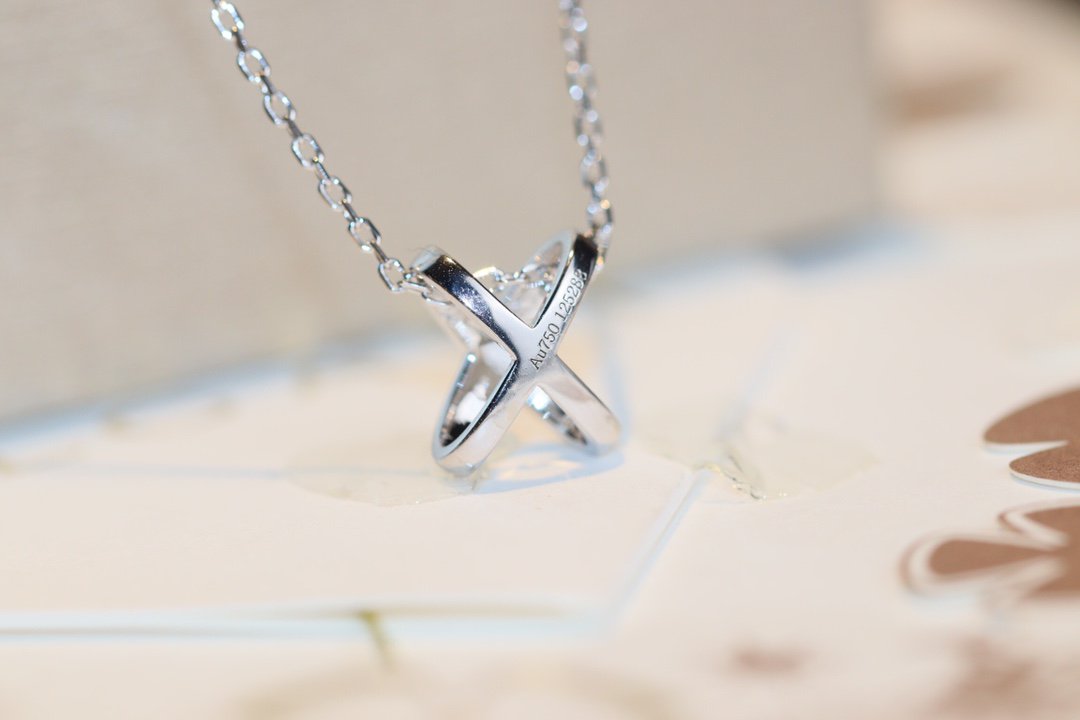 [Royal Jewelry]JEUX DE DIAMOND NECKLACE