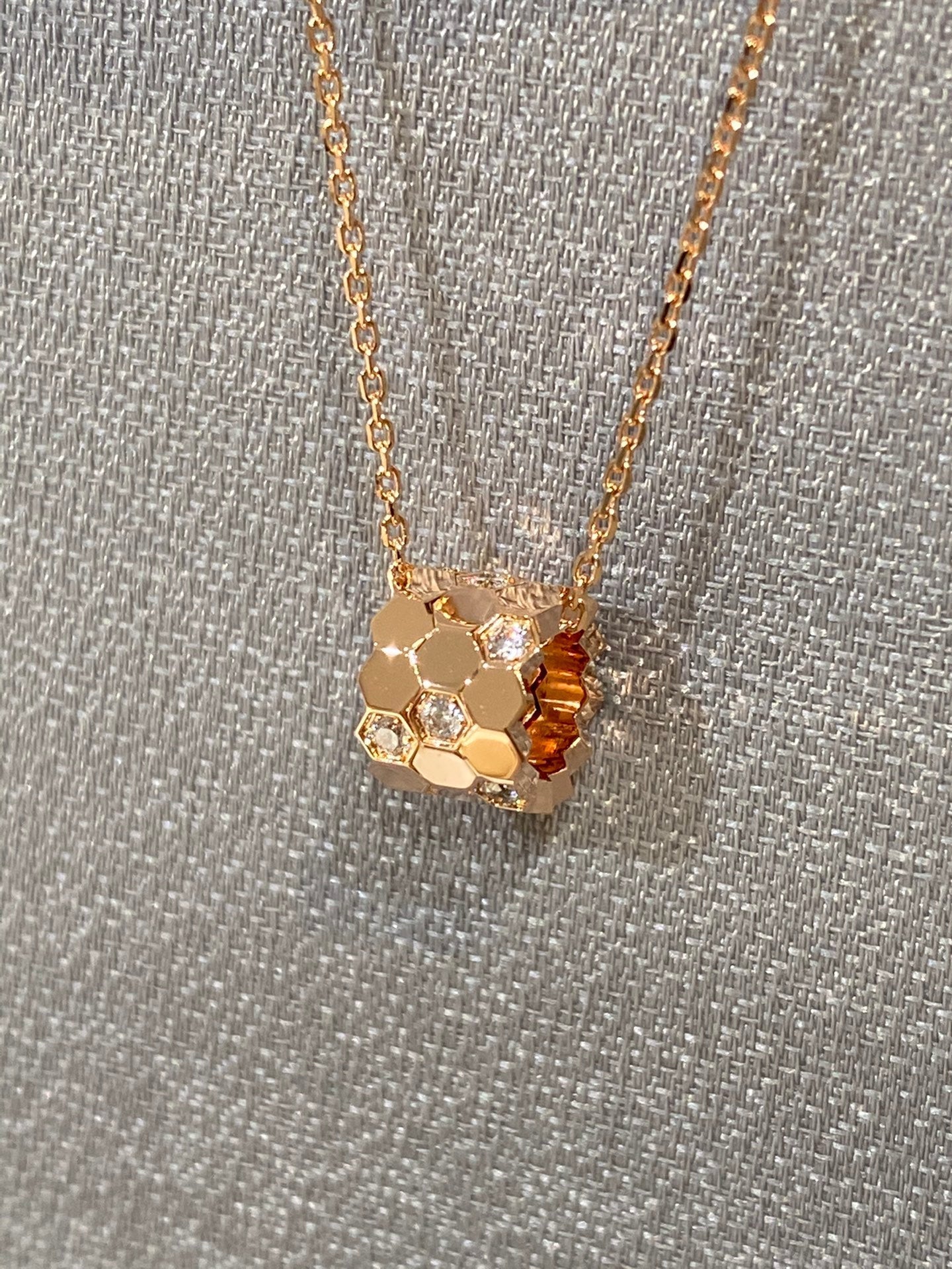 [Royal Jewelry]BEE LOVE DIAMOND NECKLACE