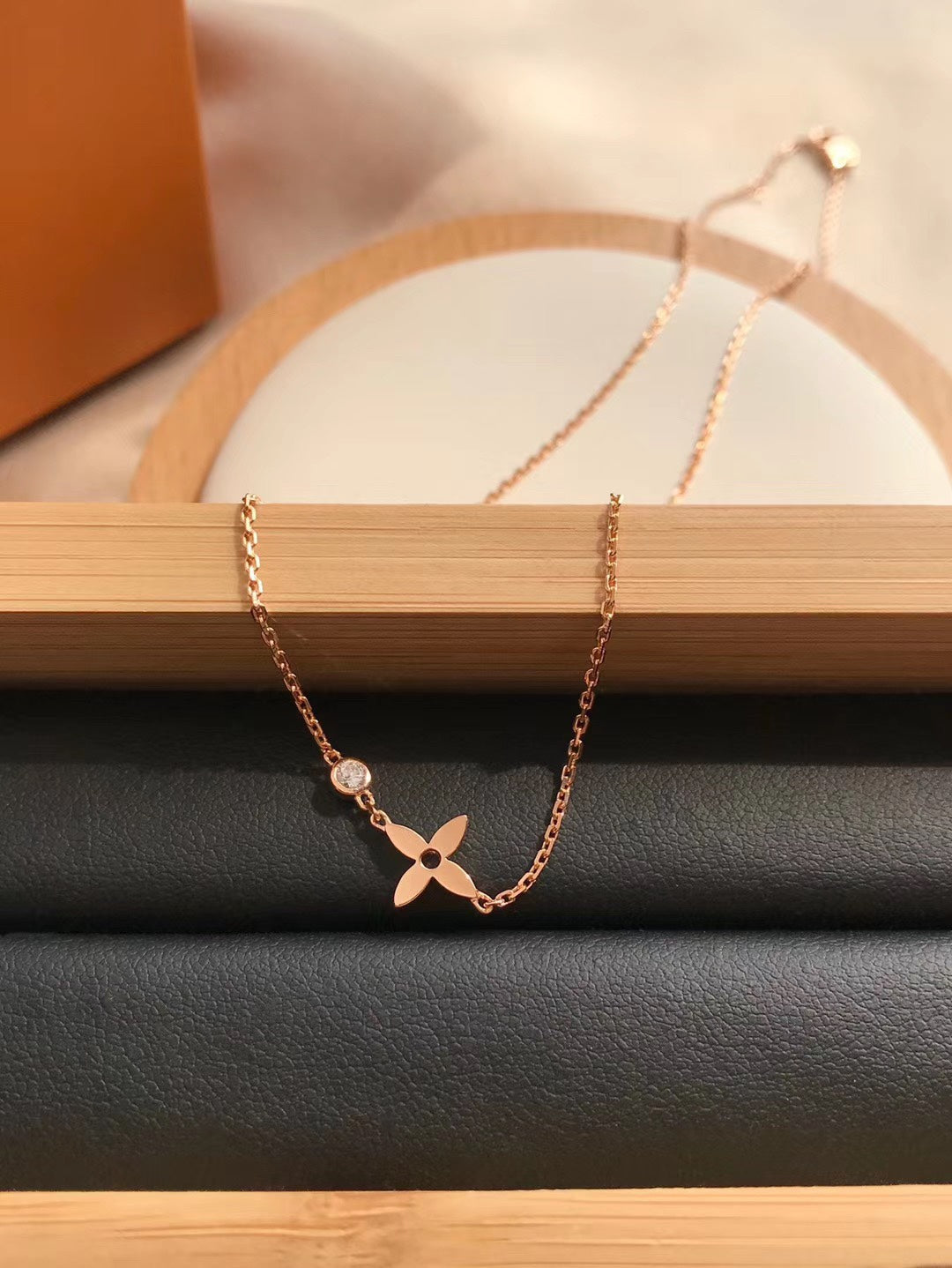 [Royal Jewelry]BLOSSOM PENDANT PINK GOLD AND DIAMOND