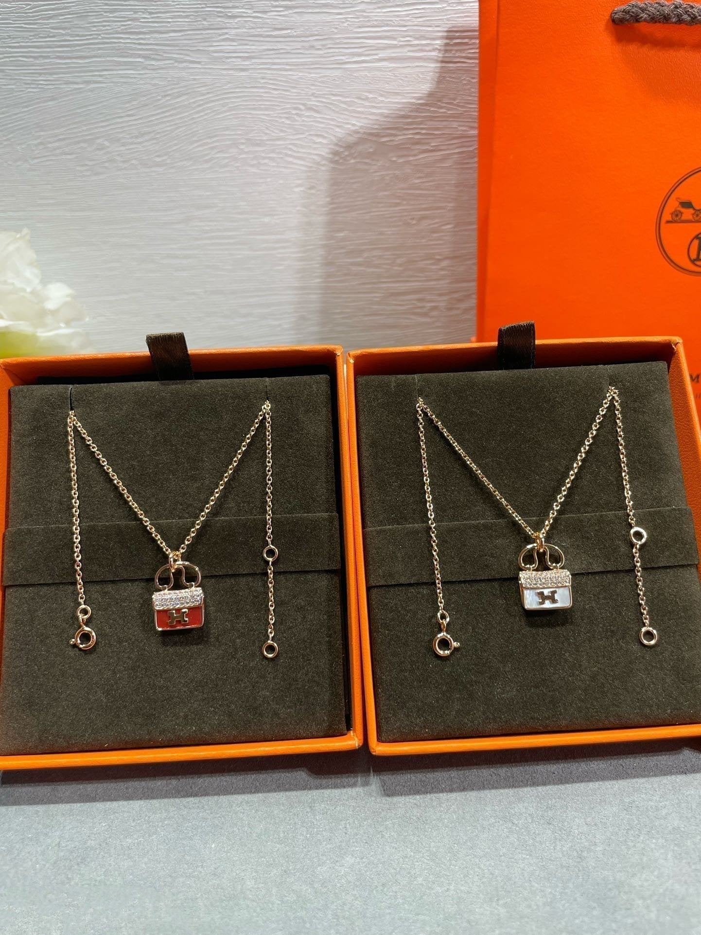 [Royal Jewelry]H CIRCE MOISSANITE PENDANT NECKLACE GOLD