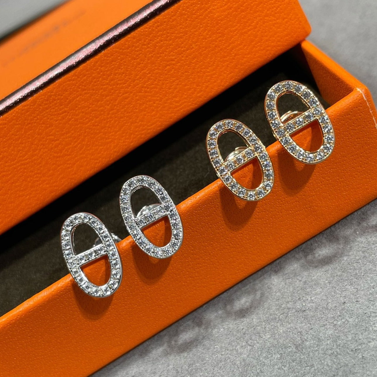 [Royal Jewelry]HM FULL DIAMOND PIG NOSE STUD EARRINGS
