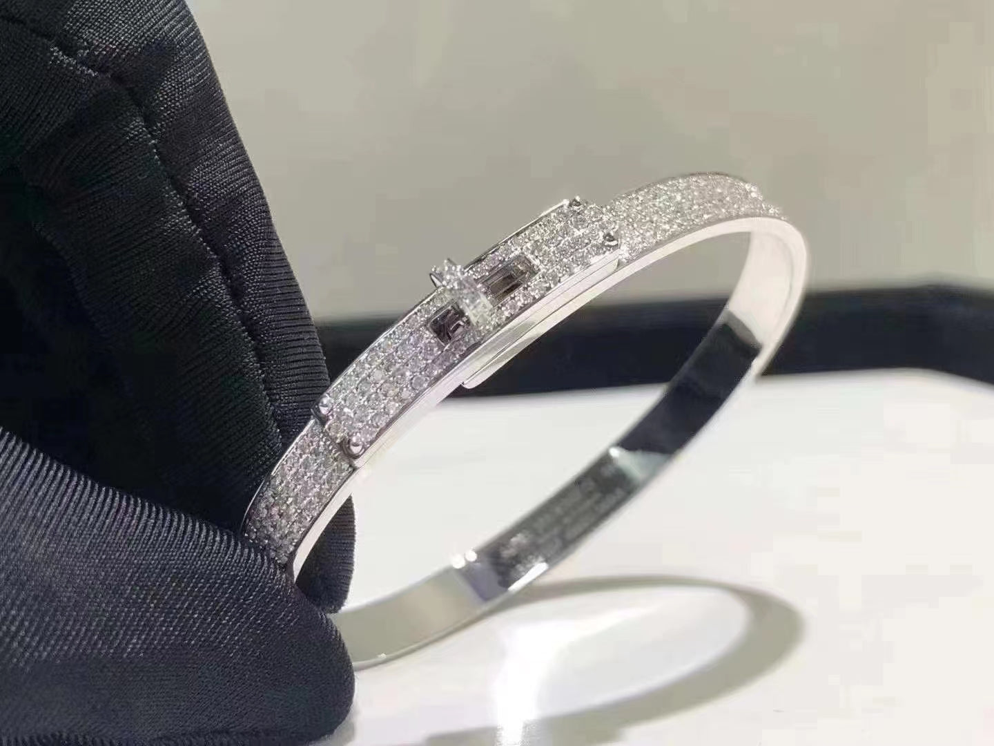 [Royal Jewelry]HM KELLY BRACELET IN SILVER AND FULL PAVE DIAMOND