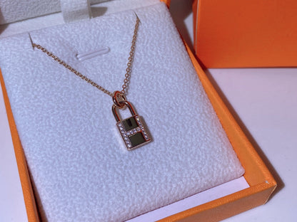 [Royal Jewelry]HM ADVANCED NICHE LOCK HEAD NECKLACE DIAMONDS