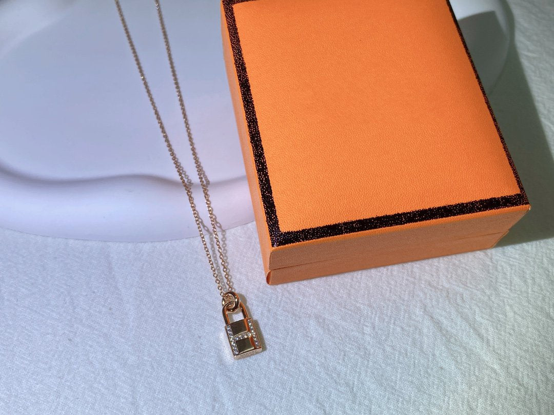 [Royal Jewelry]HM ADVANCED NICHE LOCK HEAD NECKLACE DIAMONDS