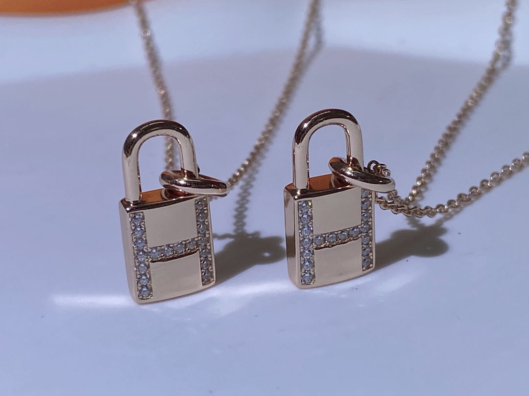 [Royal Jewelry]HM ADVANCED NICHE LOCK HEAD NECKLACE DIAMONDS