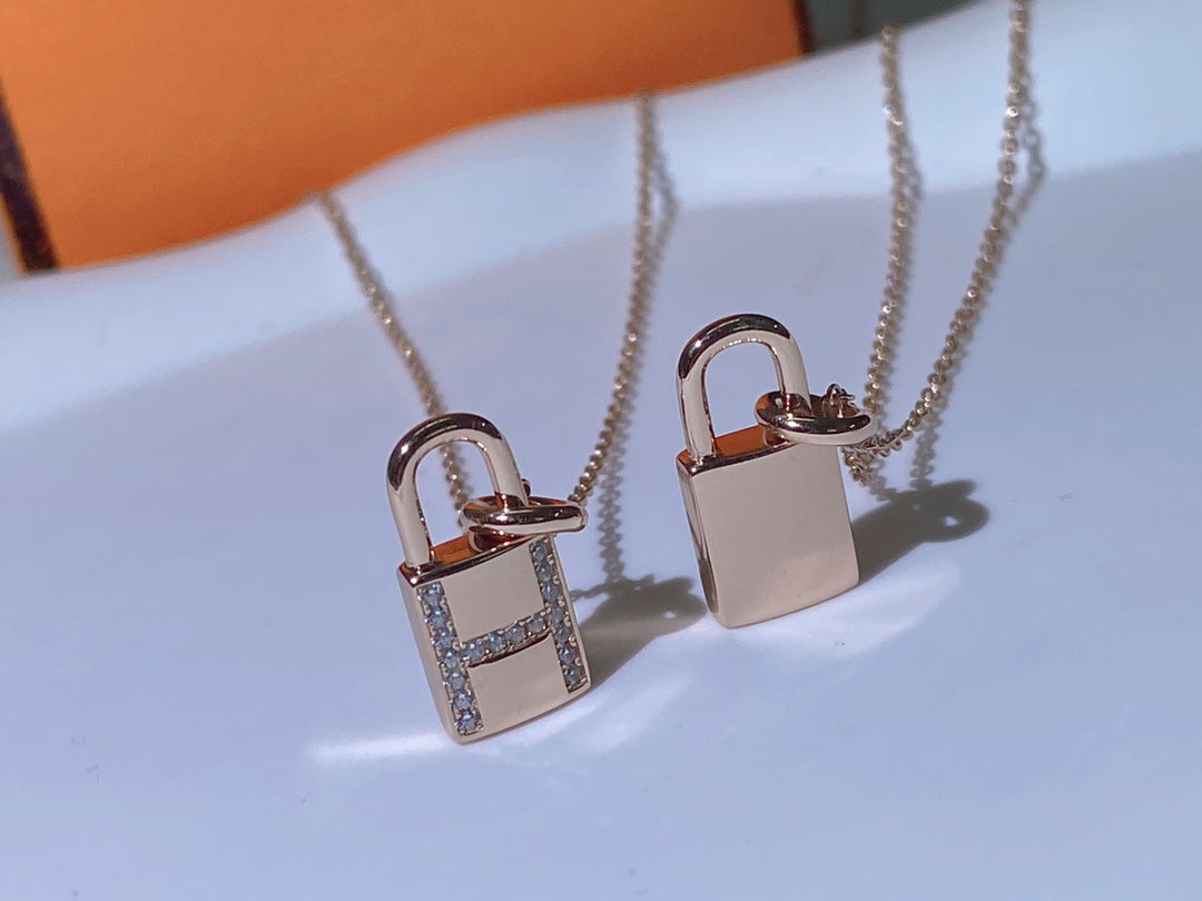 [Royal Jewelry]HM ADVANCED NICHE LOCK HEAD NECKLACE DIAMONDS