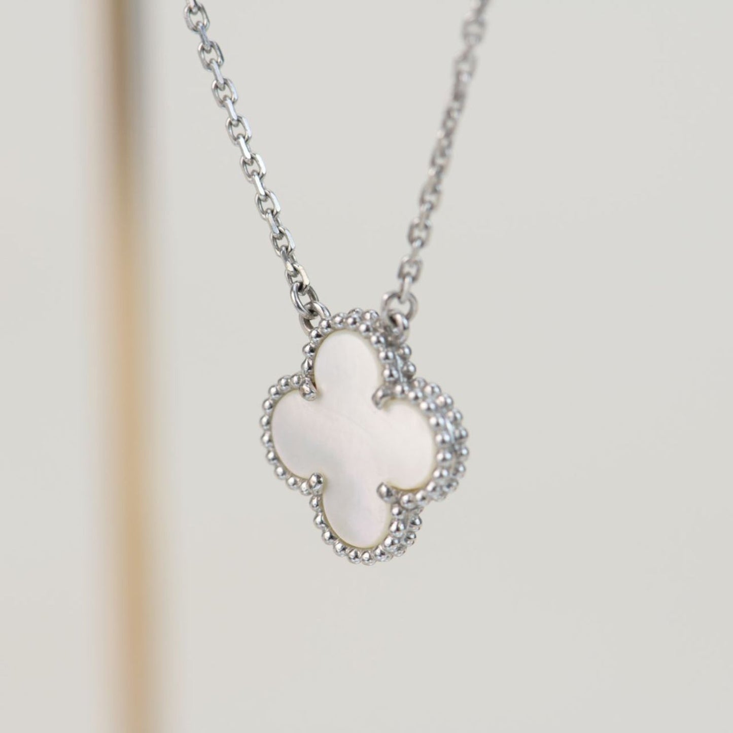 [Royal Jewelry]CLOVER  15MM WHITE MOTHER-OF-PEARL SILVER