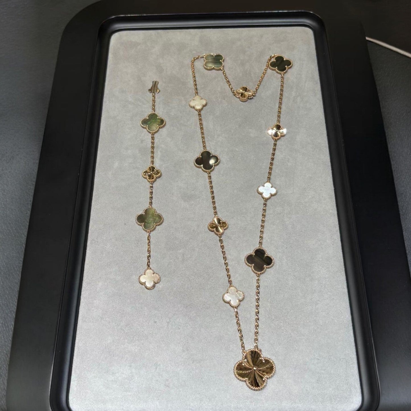 [Royal Jewelry]DETACHABLE CLOVER 15(11+4) FLOWER ROSE GOLD NECKLACE SET