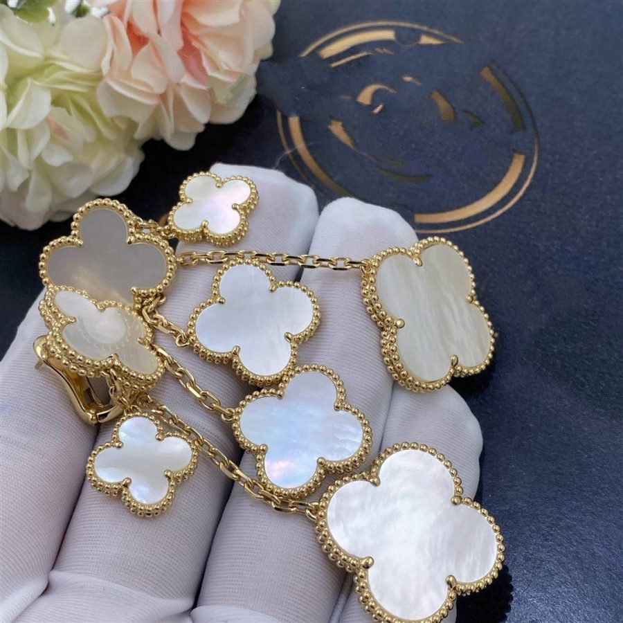 [Royal Jewelry]CLOVER EARRINGS WHITE MOP 4 MOTIFS GOLD