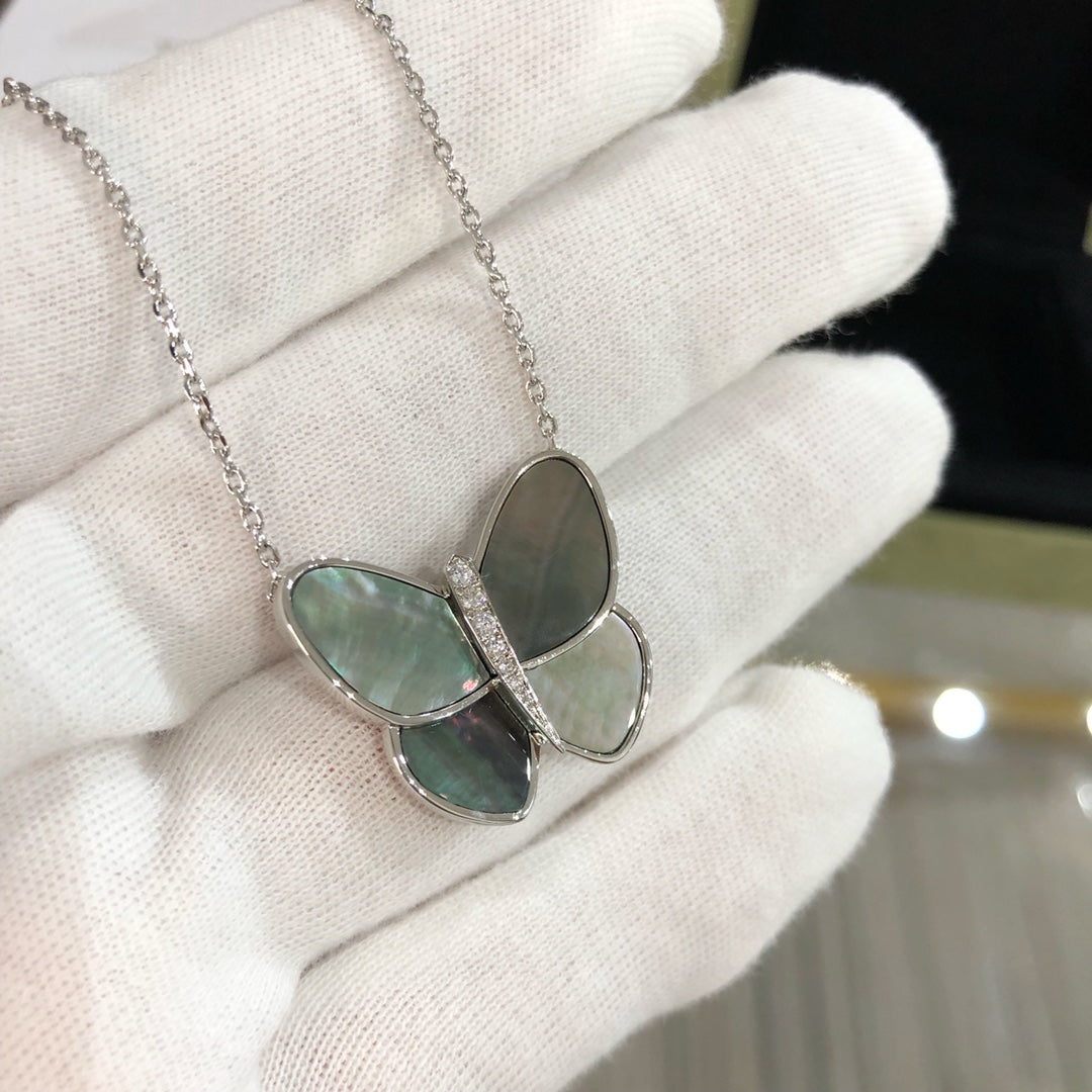 [Royal Jewelry]LARGE BUTTERFLY SILVER PENDANT DIAMOND NECKLACE
