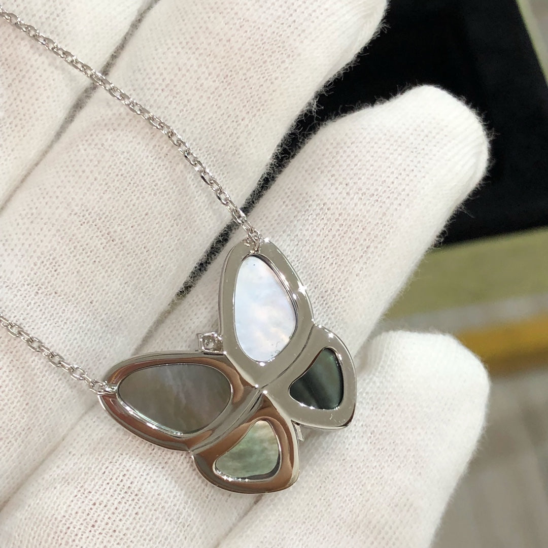 [Royal Jewelry]LARGE BUTTERFLY SILVER PENDANT DIAMOND NECKLACE