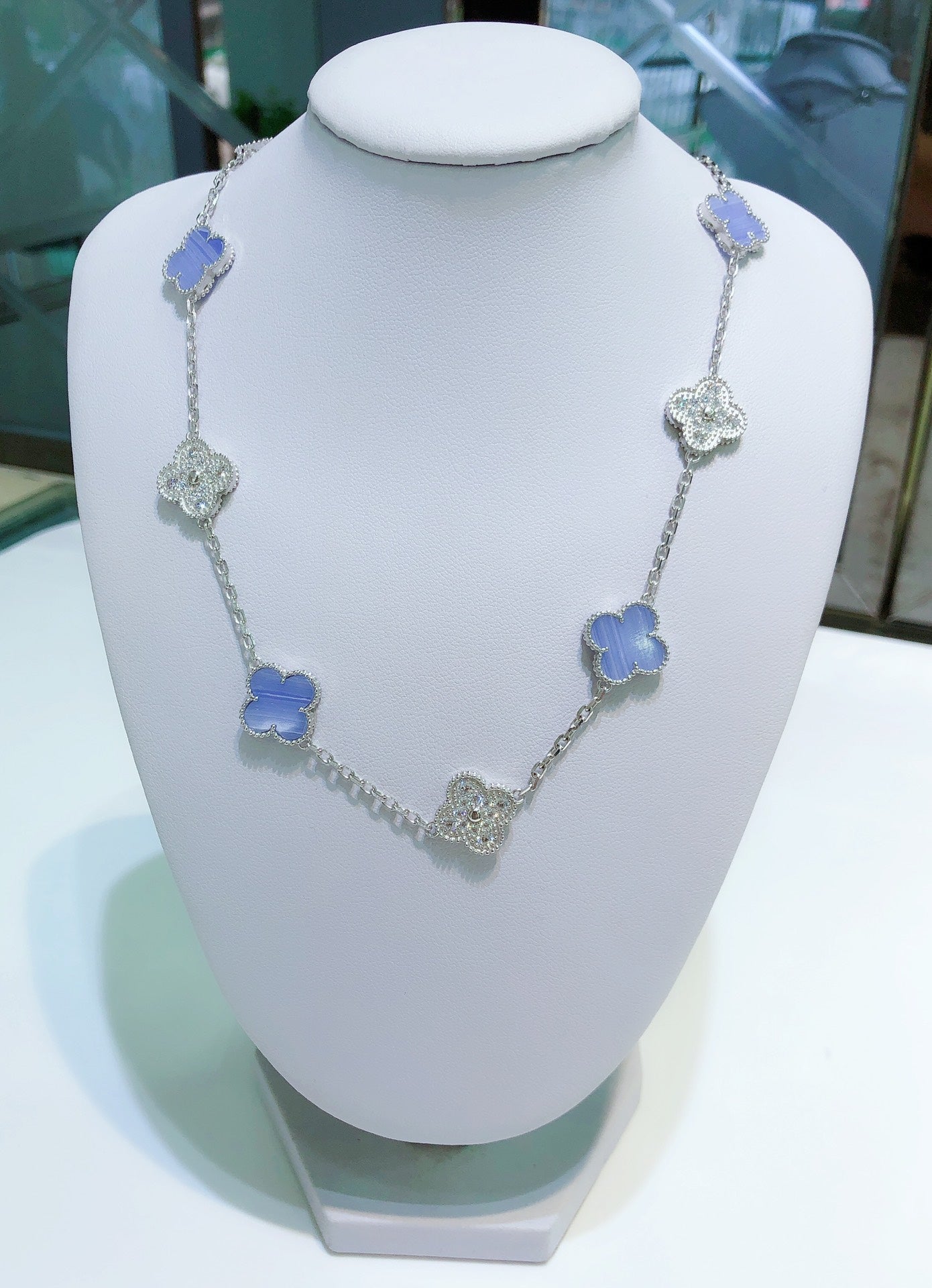 [Royal Jewelry]CLOVERS THE 10-MOTIFS CHALCEDONY DIAMONDS SILVER NECKLACE