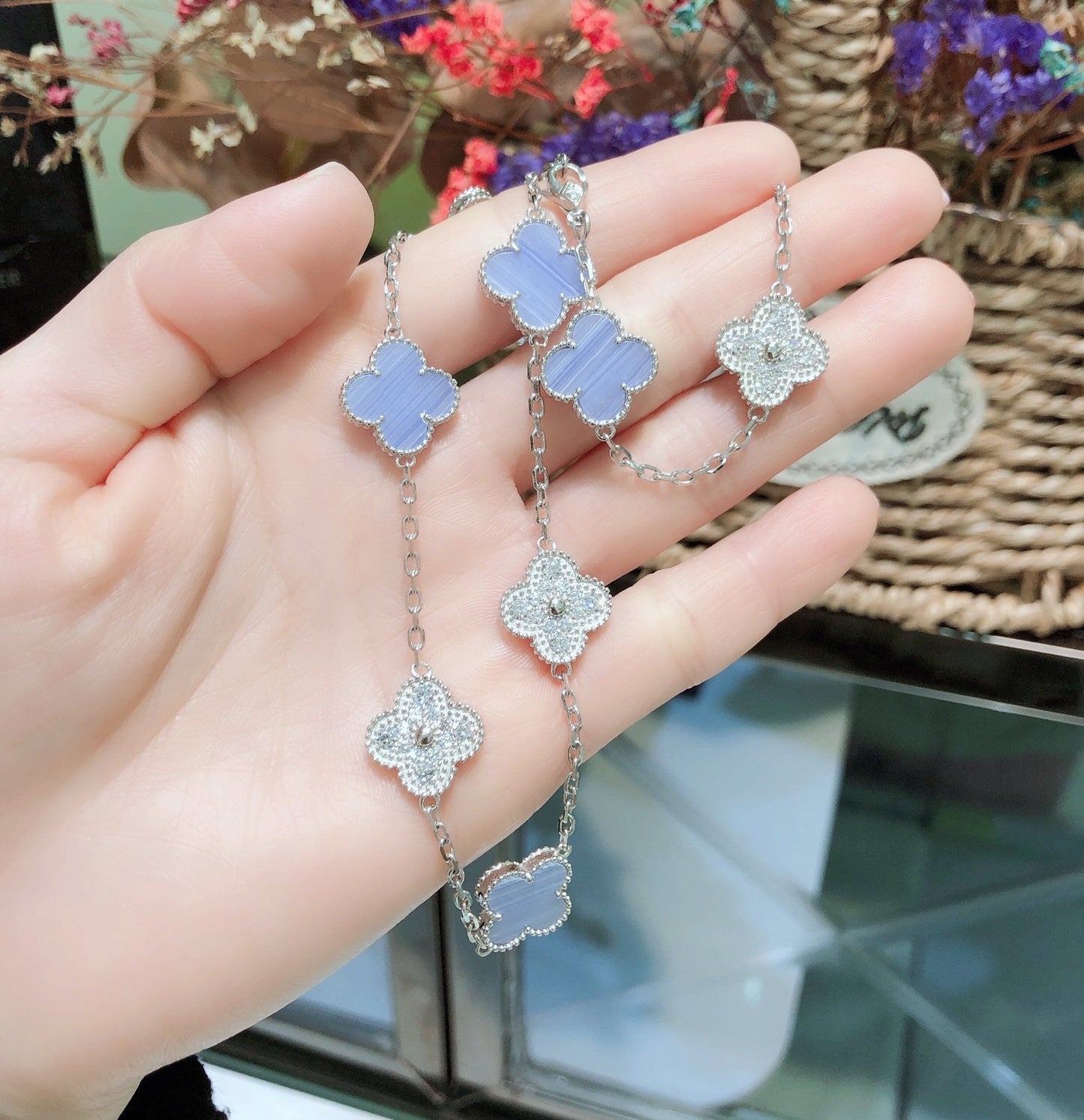 [Royal Jewelry]CLOVER 10 MOTIFS CHALCEDONY DIAMONDS SILVER NECKLACE