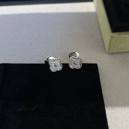 [Royal Jewelry]CLOVER MINI DIAMOND STUD EARRINGS