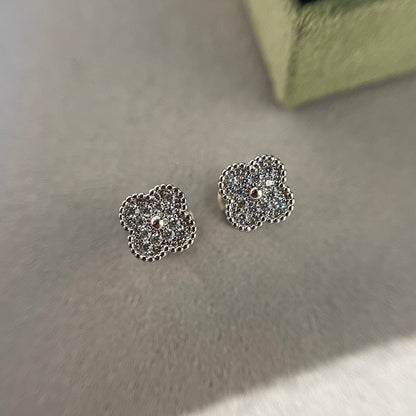 [Royal Jewelry]CLOVER MINI DIAMOND STUD EARRINGS
