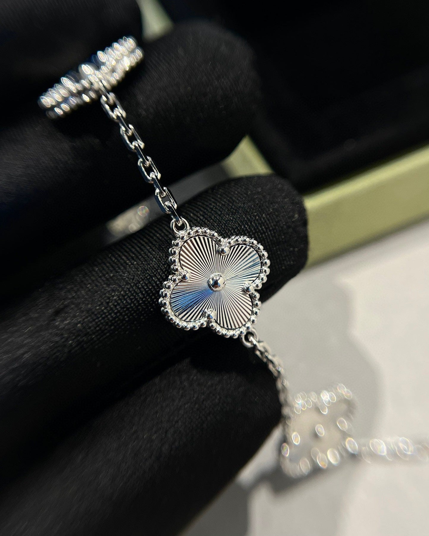 [Royal Jewelry]CLOVER SILVER 5 MOTIFS BRACELET