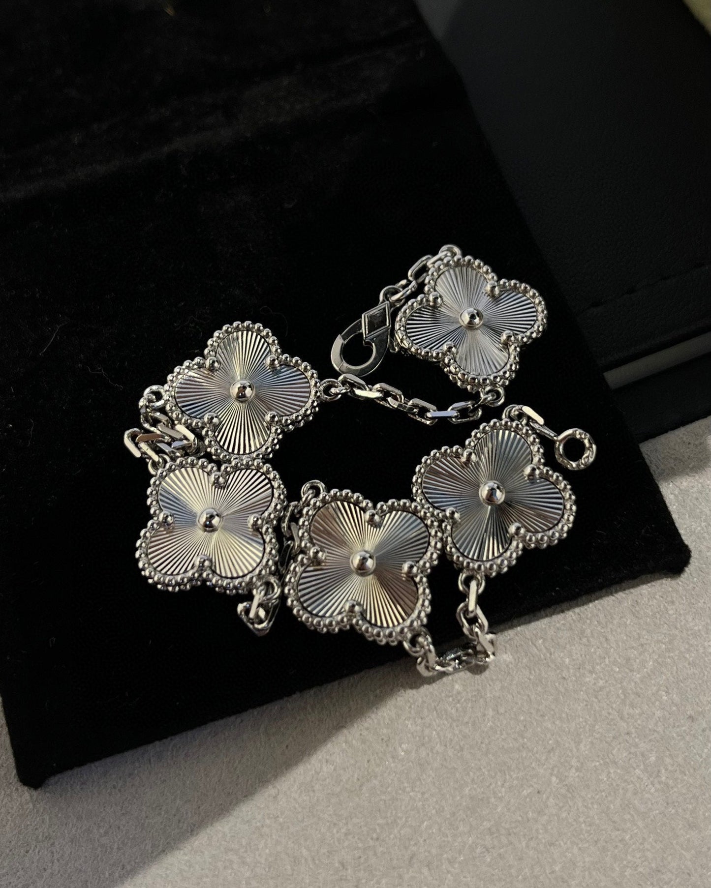 [Royal Jewelry]CLOVER SILVER 5 MOTIFS BRACELET