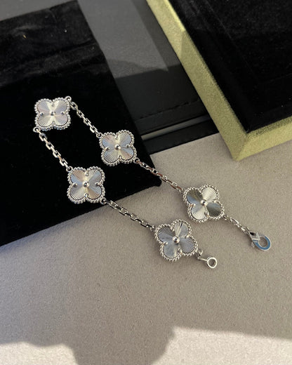 [Royal Jewelry]CLOVER SILVER 5 MOTIFS BRACELET
