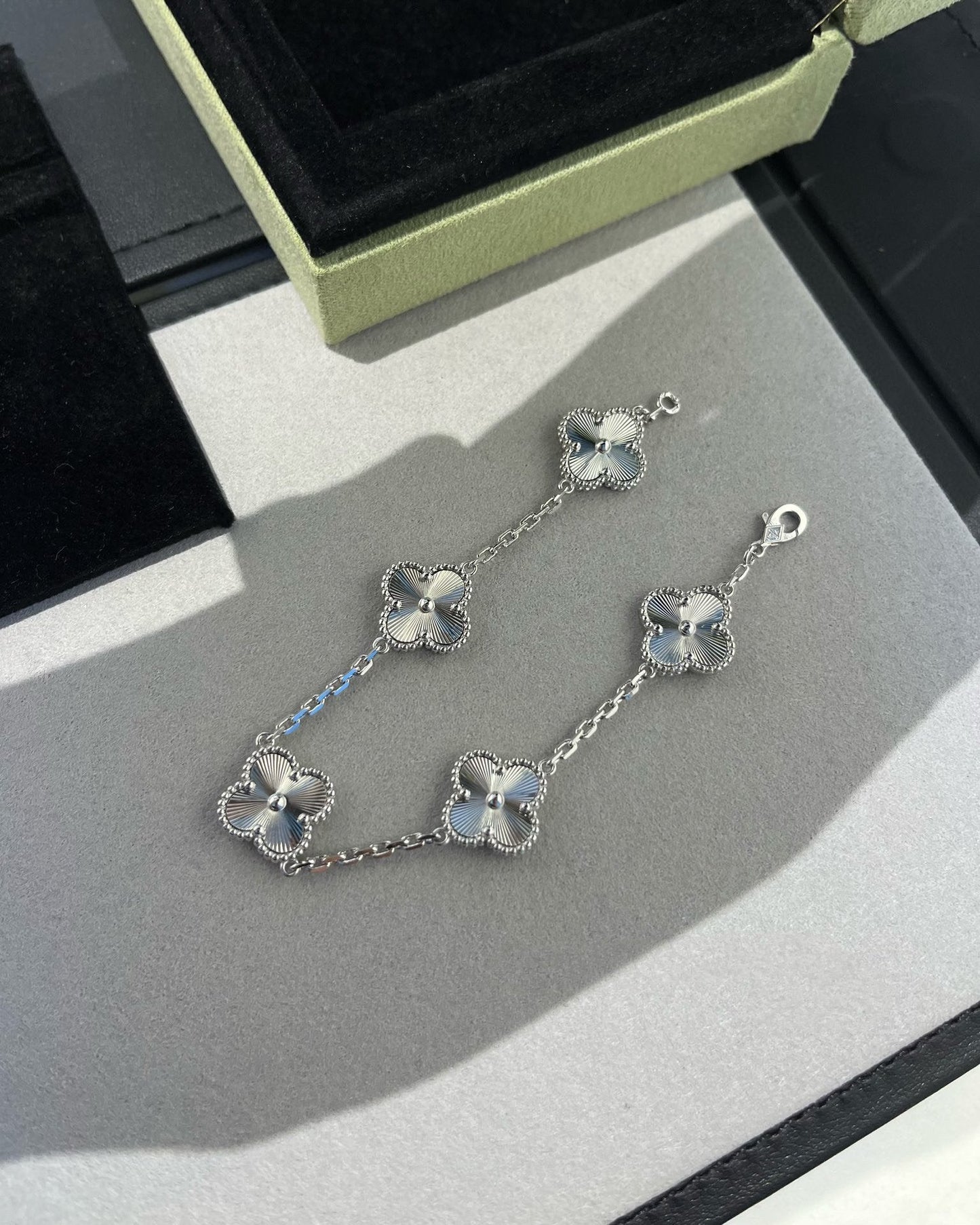 [Royal Jewelry]CLOVER SILVER 5 MOTIFS BRACELET